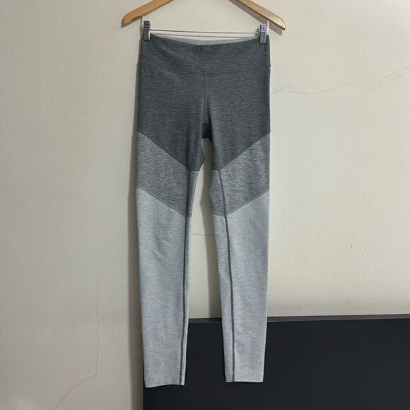 Outdoor Voices Women Size M Gray Tones Color Block Leggings Yoga Pants